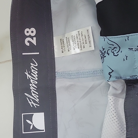 NWT Men's Swim Shorts - Picture 5 of 6
